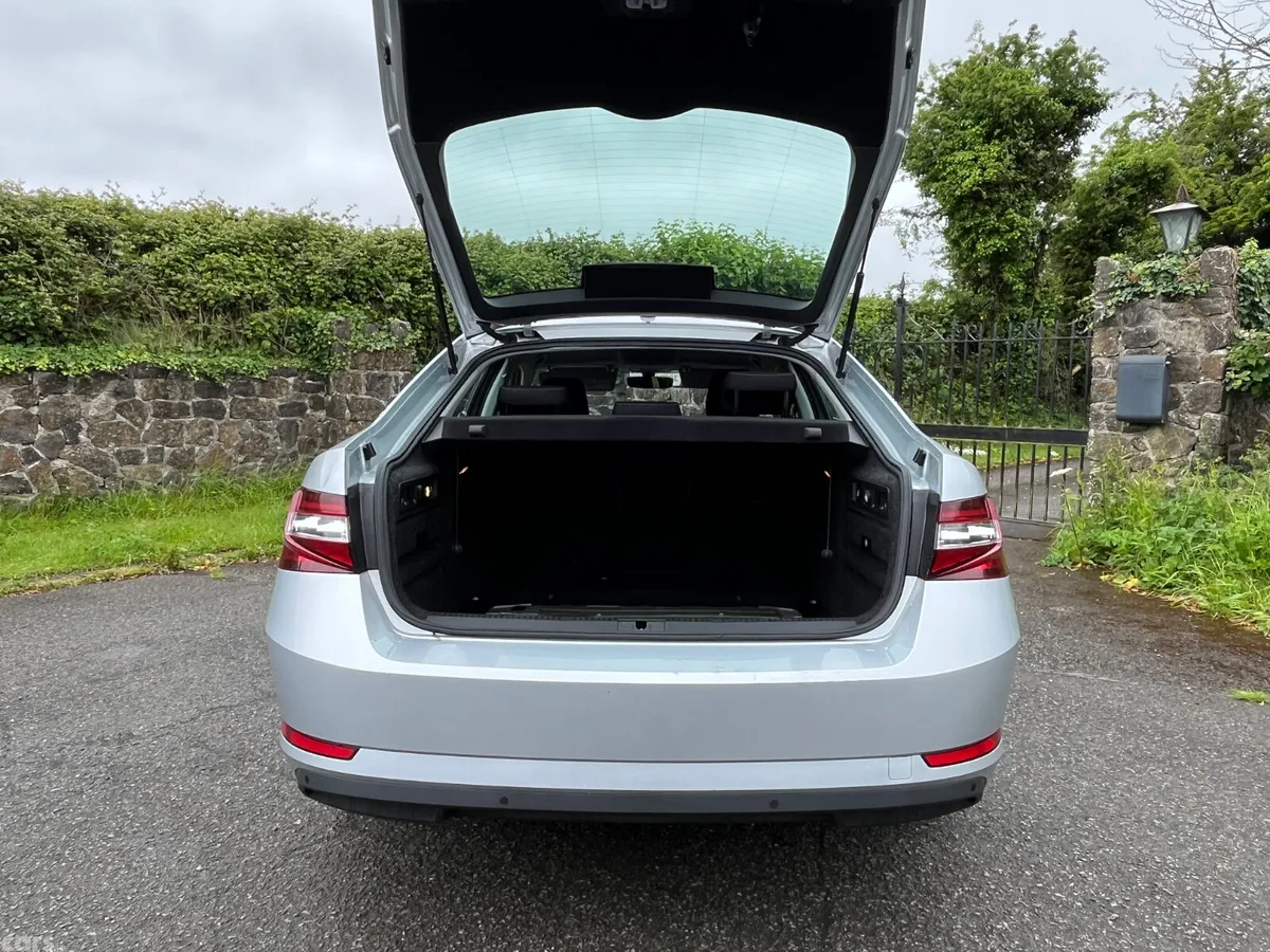 Skoda Superb Saloon, Diesel, 2018, Grey