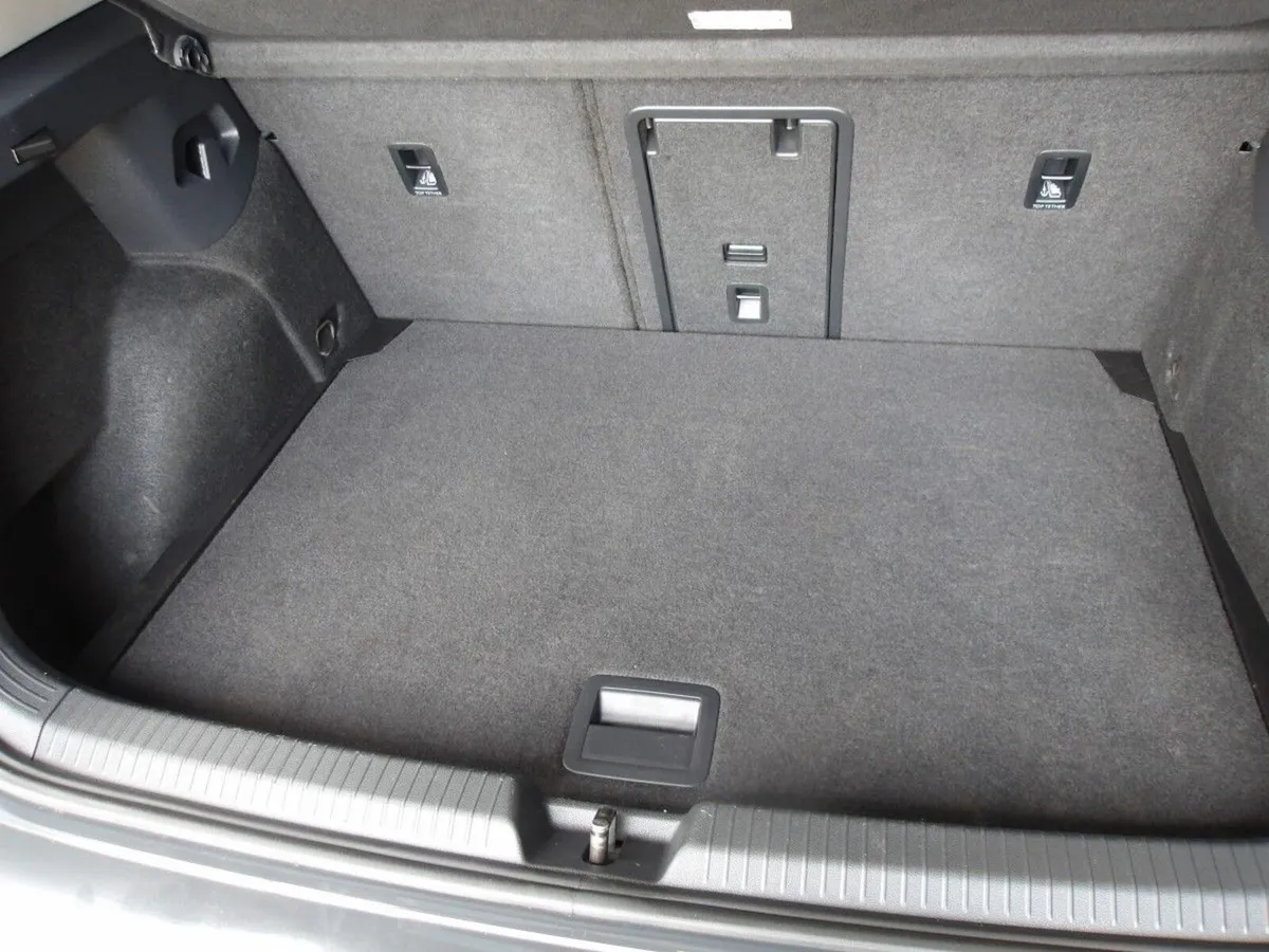 Volkswagen Golf Hatchback, Diesel, 2022, Grey