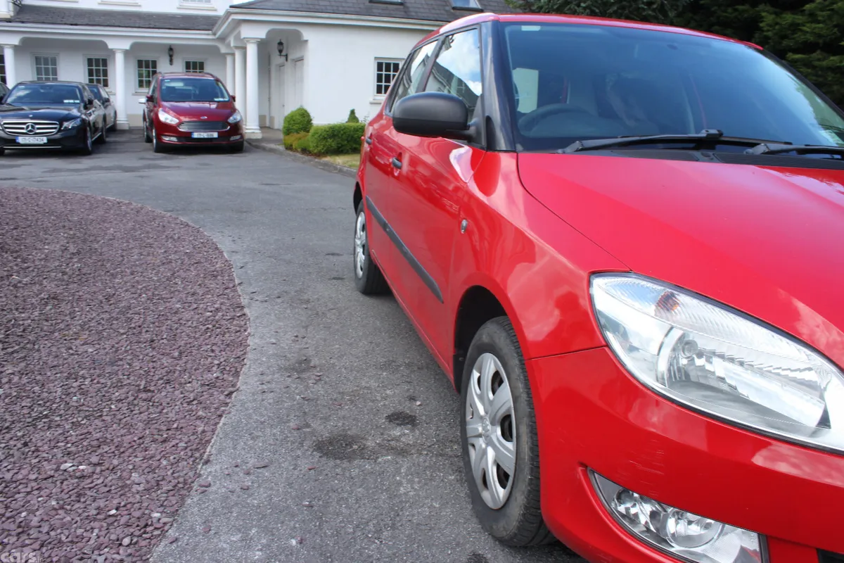 Skoda Fabia Hatchback, Petrol, 2015, Red