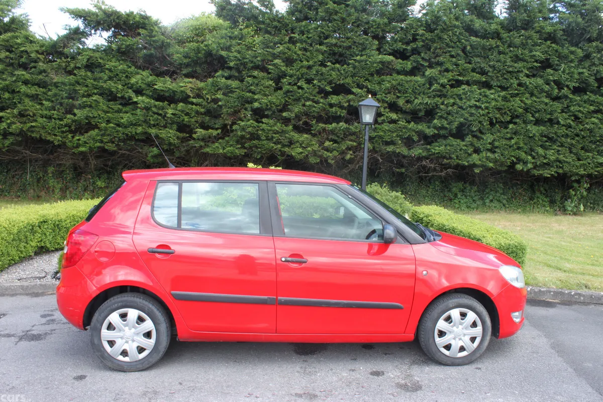 Skoda Fabia Hatchback, Petrol, 2015, Red