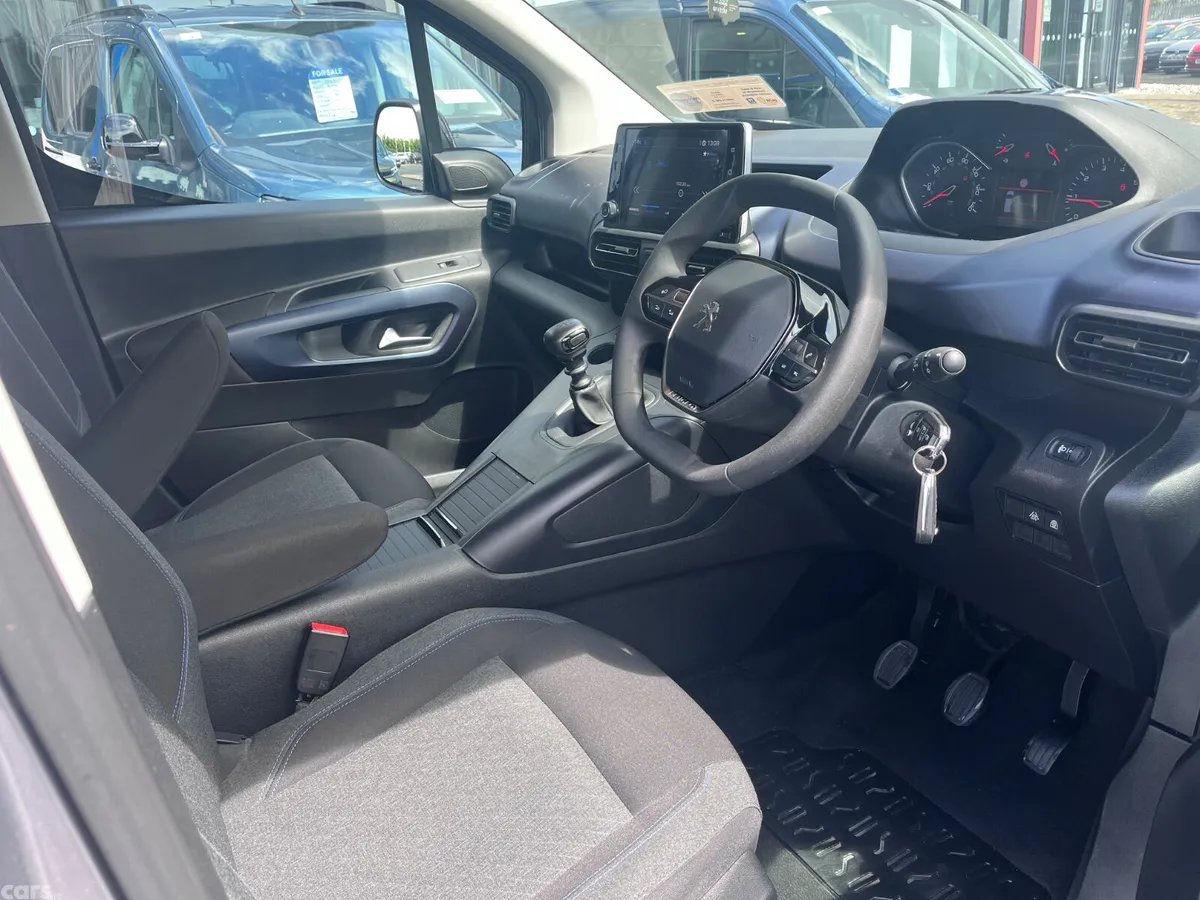 Peugeot Rifter MPV, Diesel, 2024, Silver