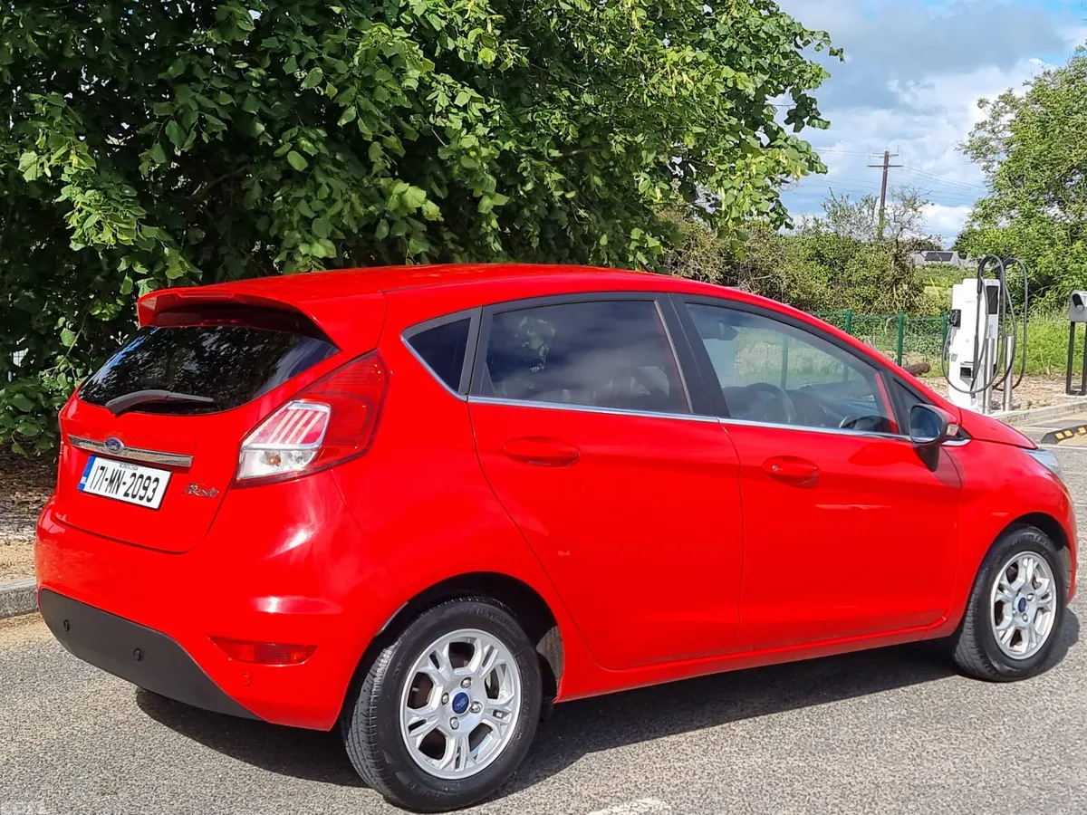 Ford Fiesta Hatchback, Diesel, 2017, Red