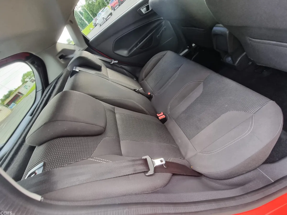 Ford Fiesta Hatchback, Diesel, 2017, Red