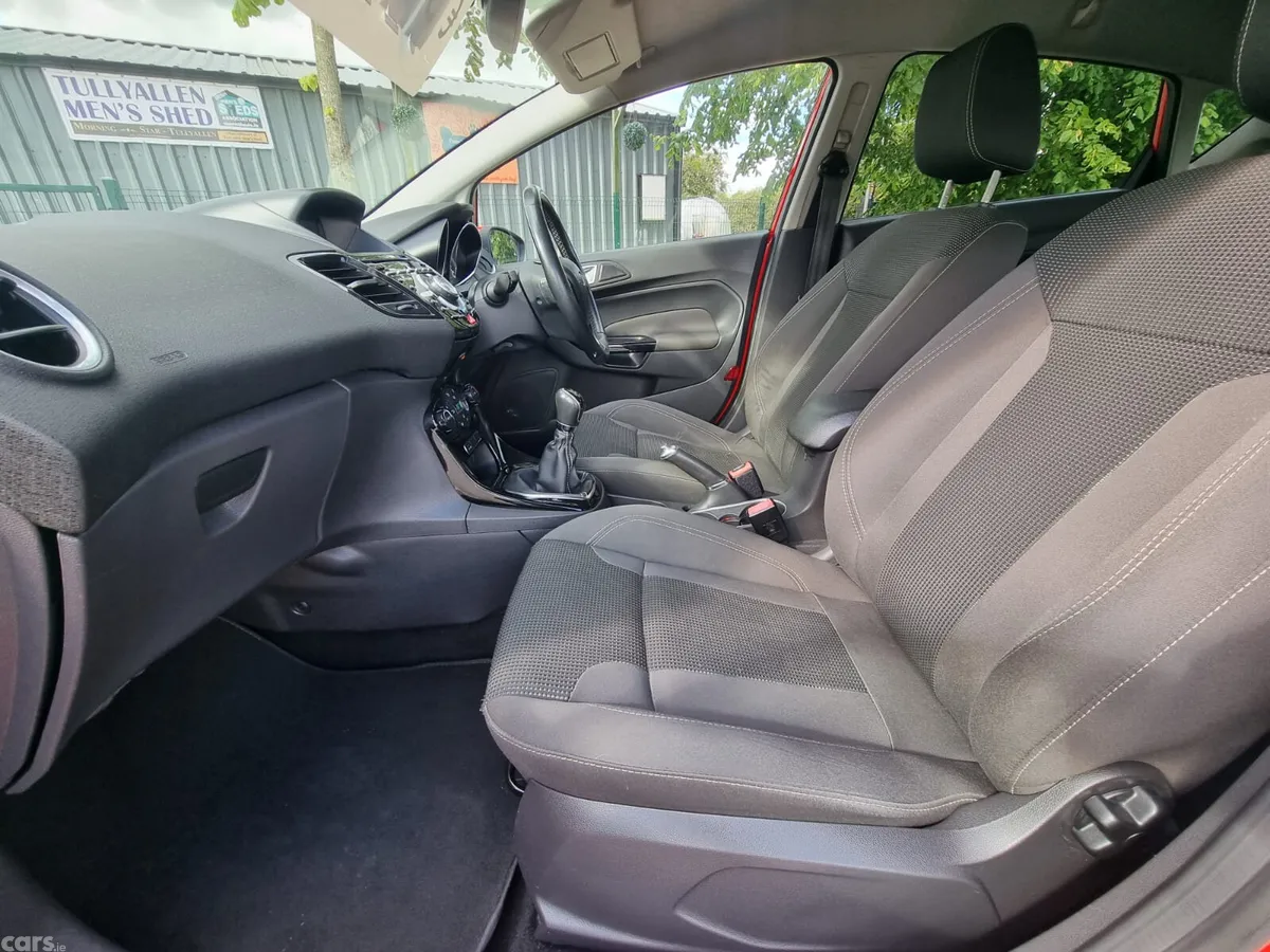 Ford Fiesta Hatchback, Diesel, 2017, Red