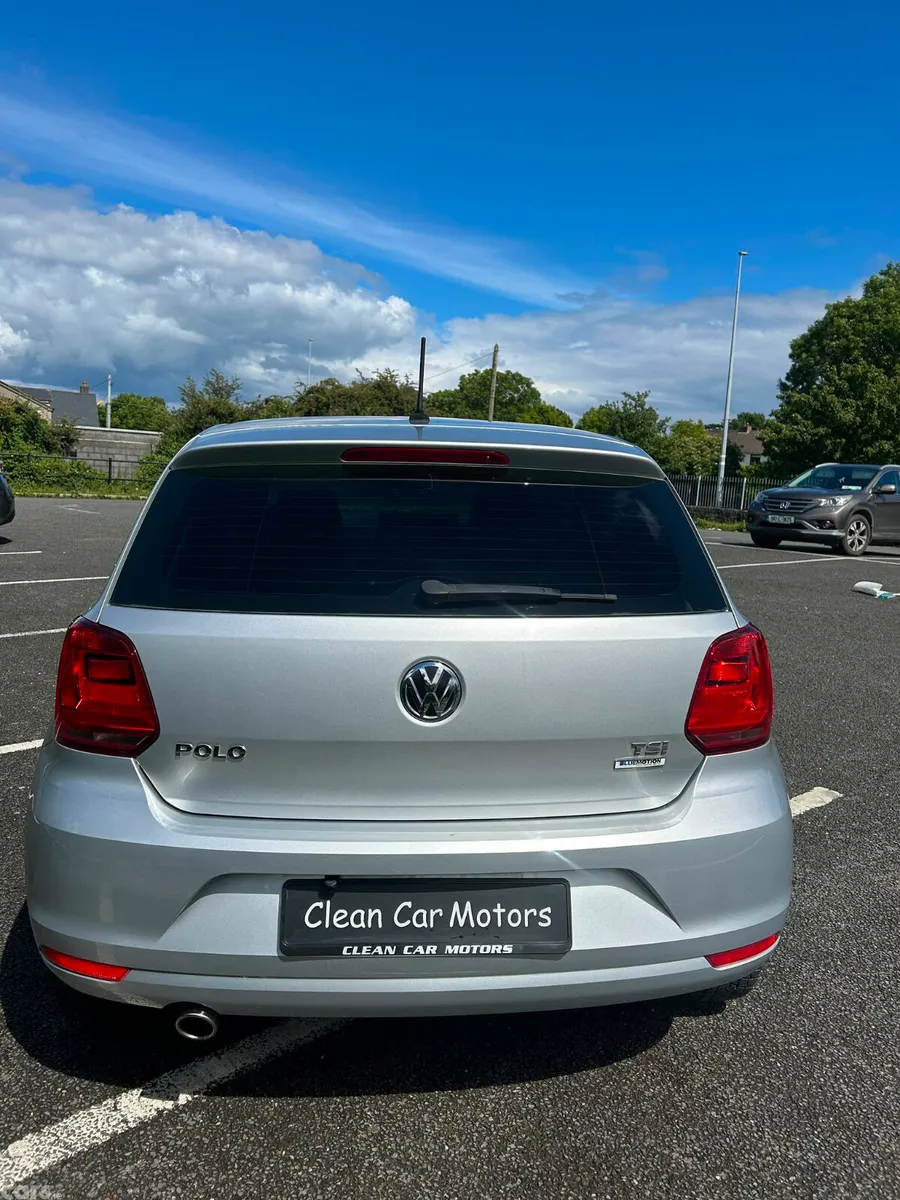 Volkswagen Polo Hatchback, Petrol, 2015, Silver