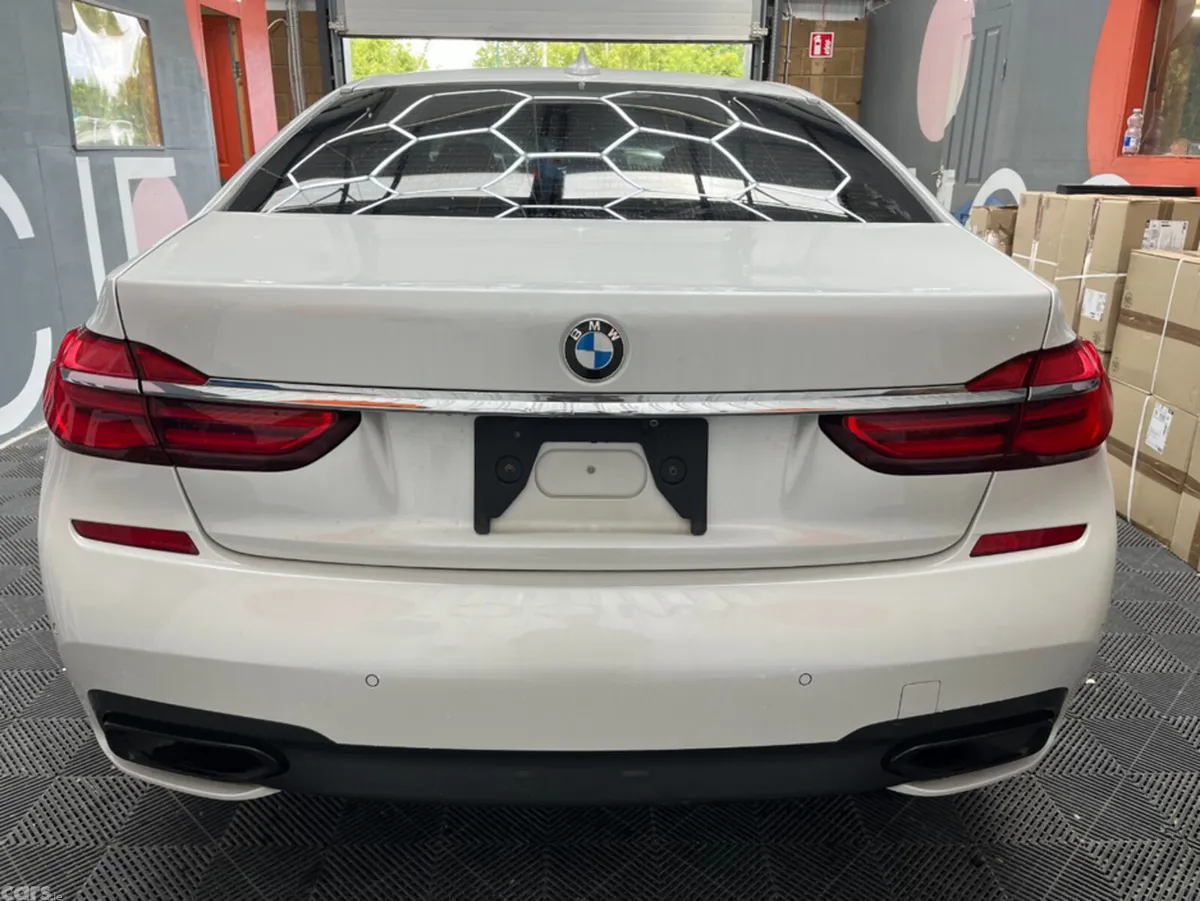 BMW 7-Series Saloon, Petrol Plug-in Hybrid, 2017, White