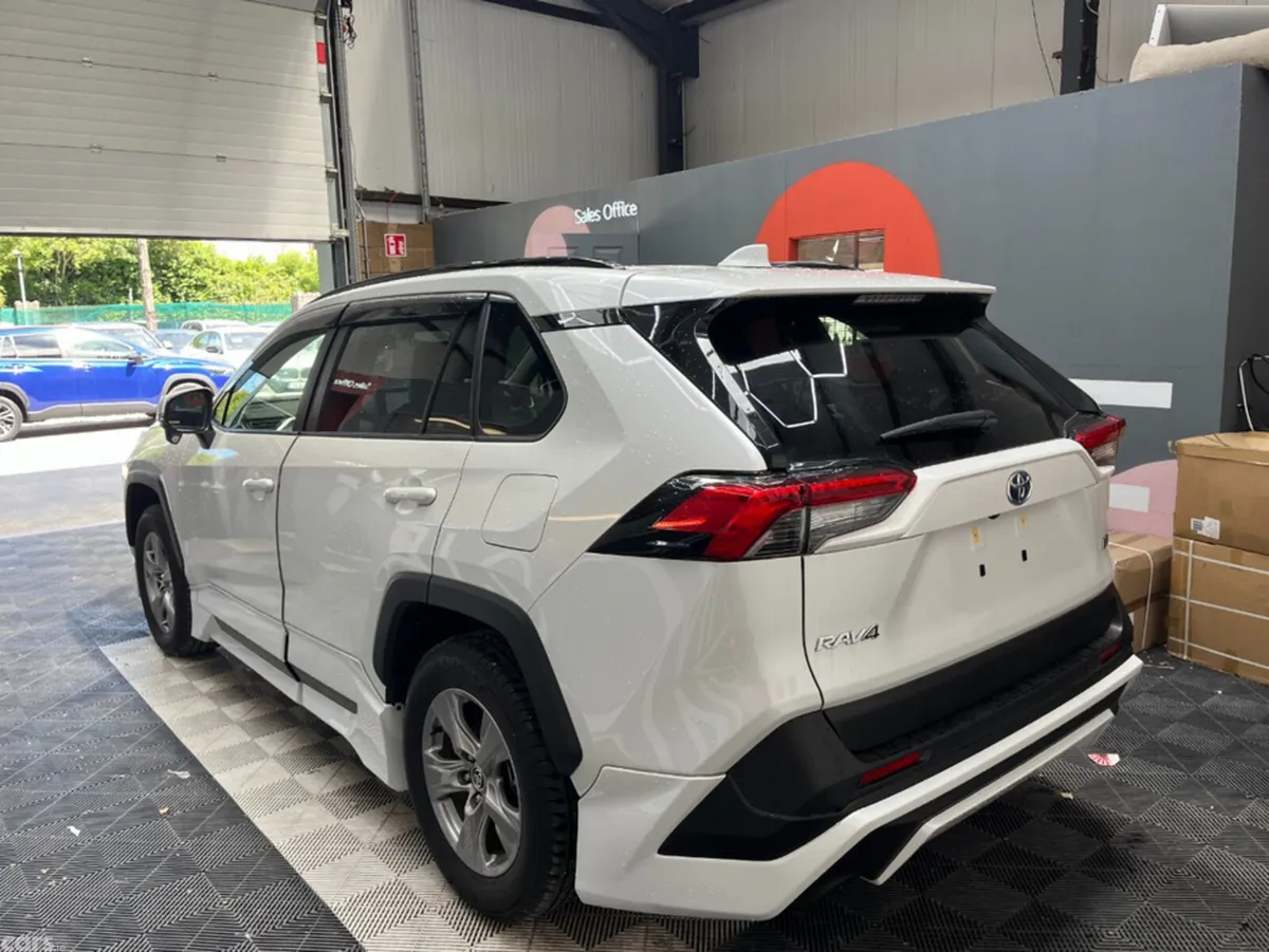 Toyota RAV4 SUV, Petrol Hybrid, 2024, White