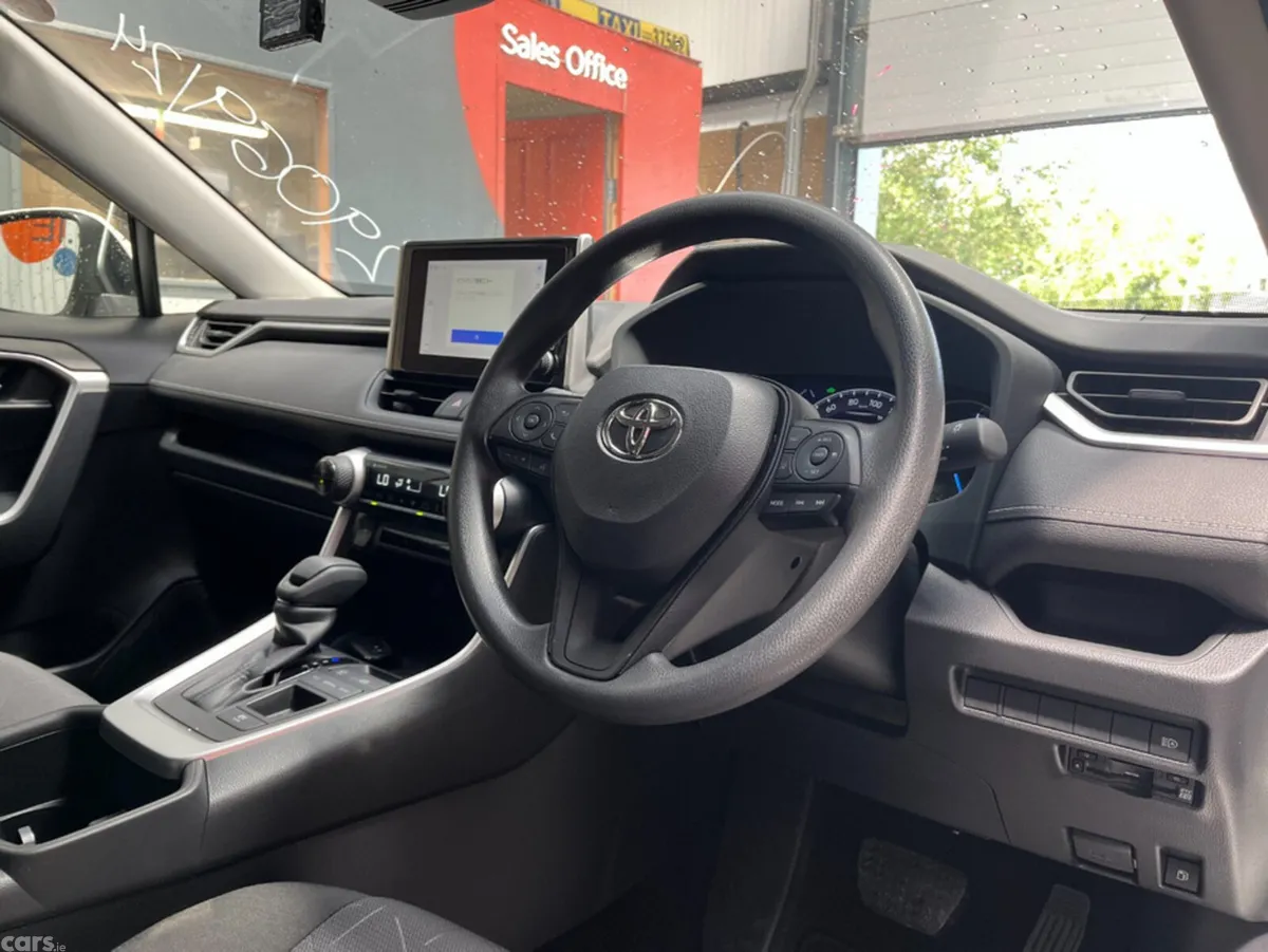 Toyota RAV4 SUV, Petrol Hybrid, 2024, White