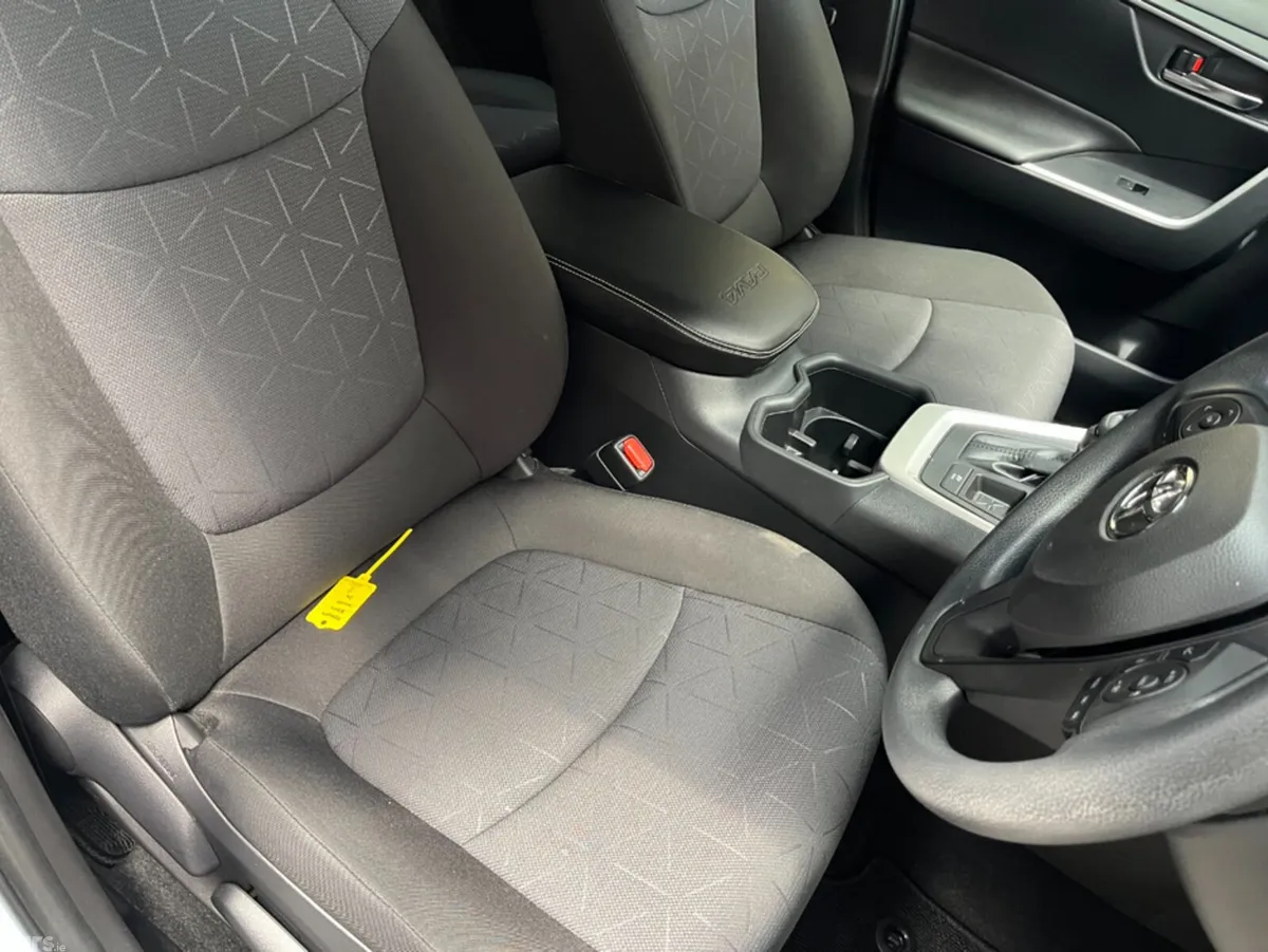 Toyota RAV4 SUV, Petrol Hybrid, 2024, White