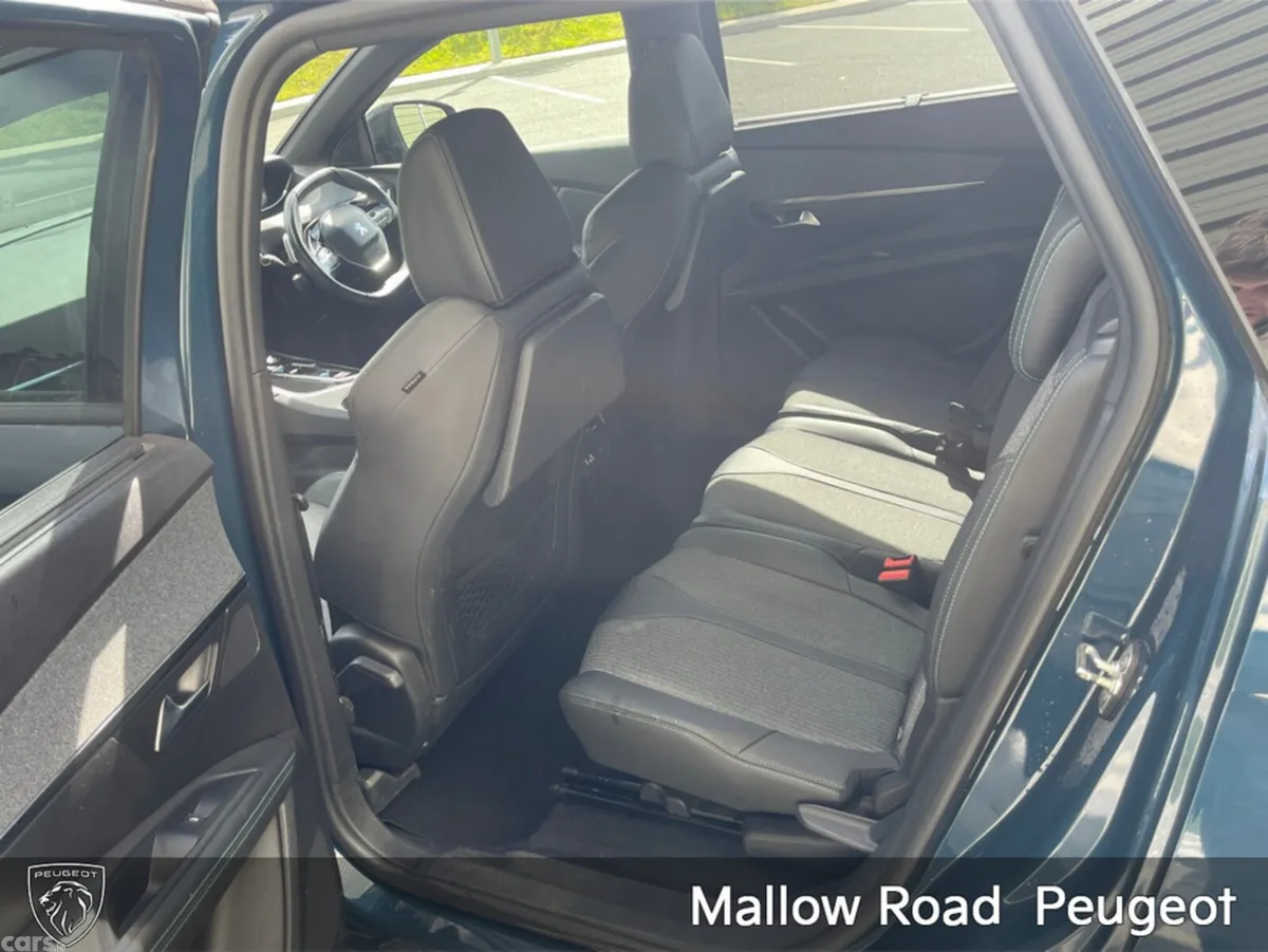 Peugeot 5008 SUV, Petrol, 2023, Blue