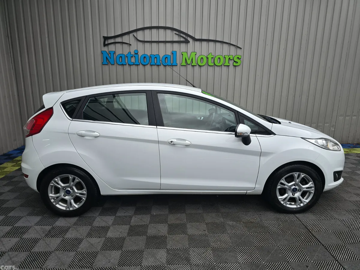 Ford Fiesta Hatchback, Petrol, 2015, White
