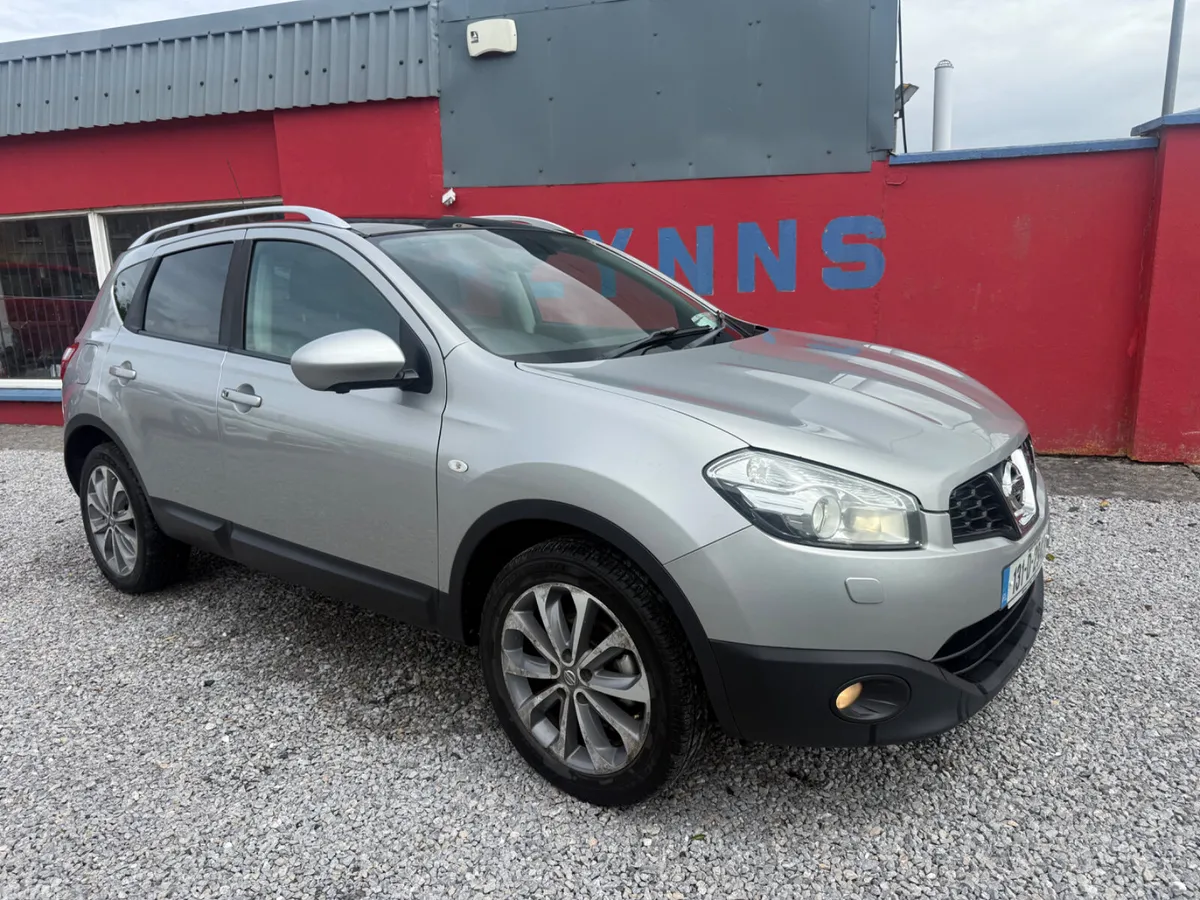 Nissan Qashqai Hatchback, Diesel, 2013, Silver