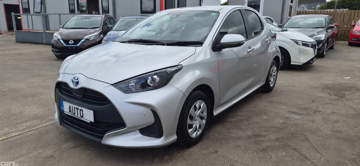 Toyota Yaris Hatchback, Petrol Hybrid, 2021, Silver