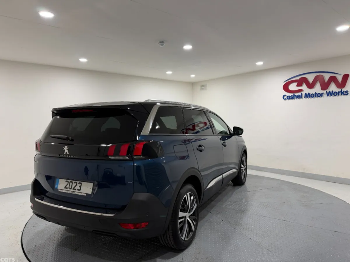 Peugeot 5008 Hatchback, Diesel, 2023, Blue