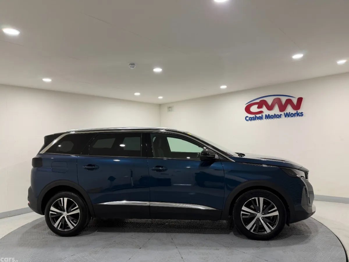 Peugeot 5008 Hatchback, Diesel, 2023, Blue
