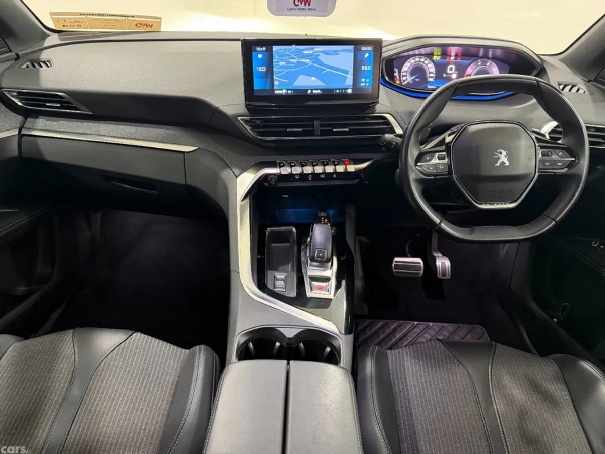 Peugeot 5008 Hatchback, Diesel, 2023, Blue