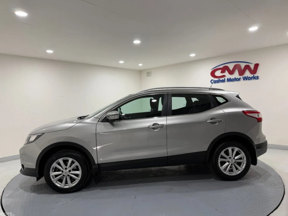Nissan Qashqai SUV, Diesel, 2017, Grey