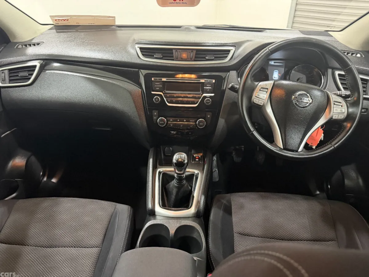 Nissan Qashqai SUV, Diesel, 2017, Grey