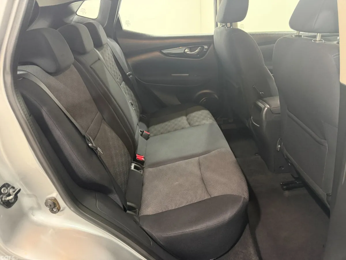 Nissan Qashqai SUV, Diesel, 2017, Grey