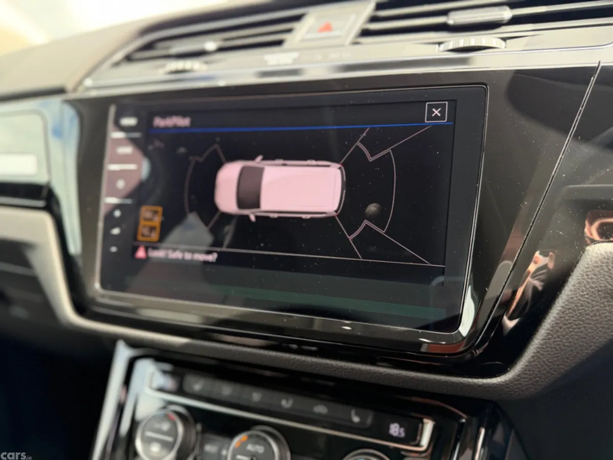 Volkswagen Touran MPV, Diesel, 2020, White
