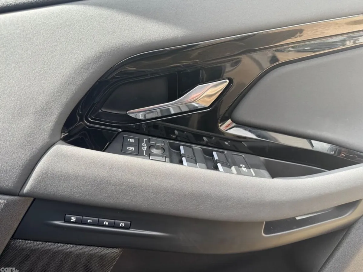 Land Rover Range Rover Evoque SUV, Diesel Hybrid, 2024, Silver