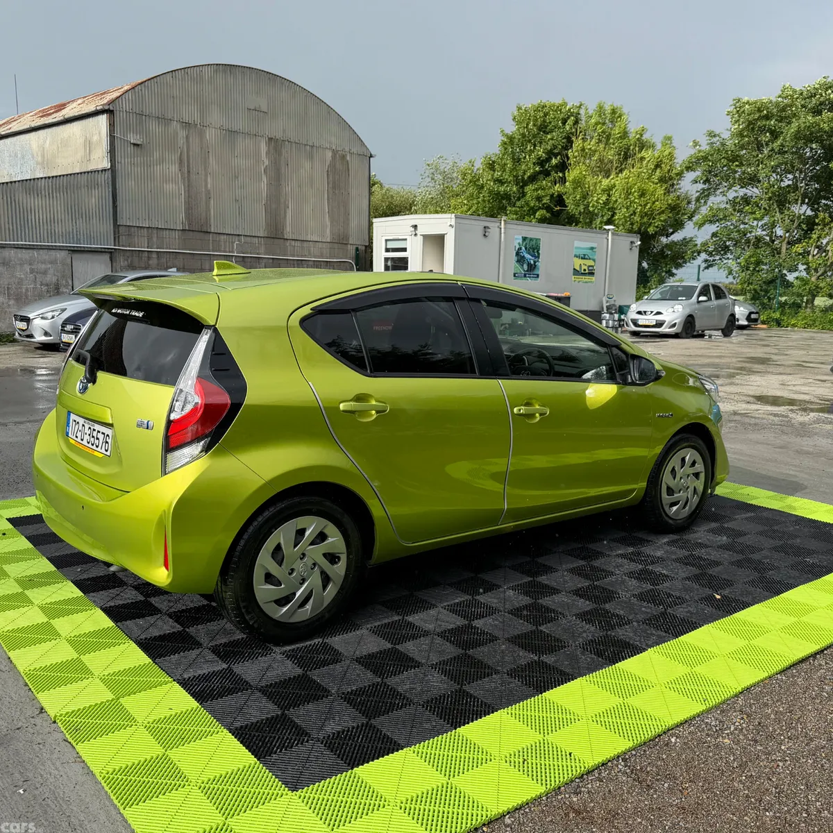 Toyota Aqua Hatchback, Petrol Hybrid, 2017, Green