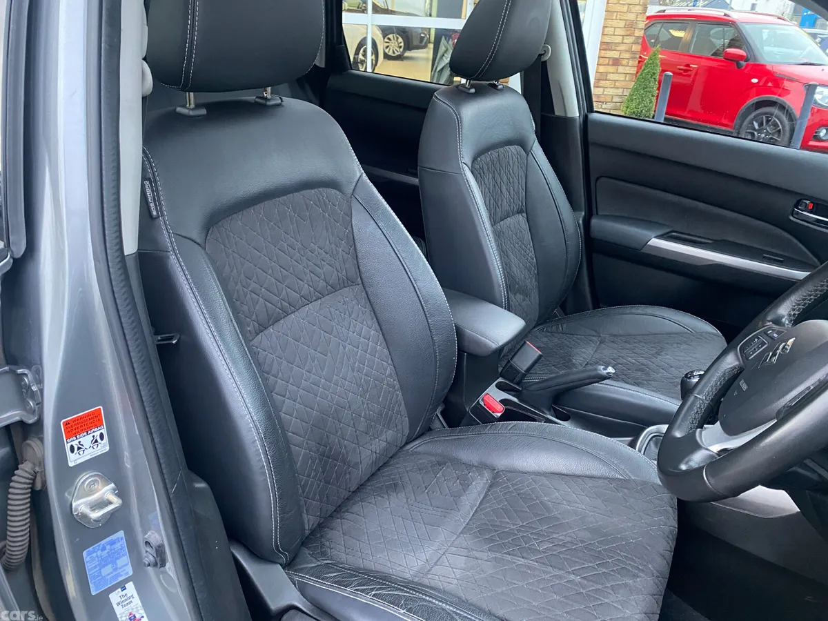 Suzuki Vitara SUV, Petrol, 2023, Grey