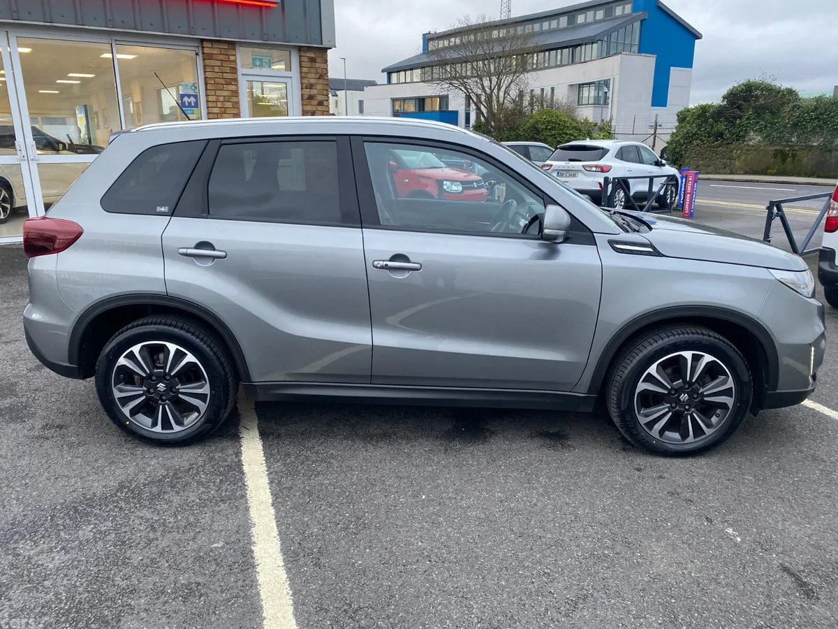 Suzuki Vitara SUV, Petrol, 2023, Grey