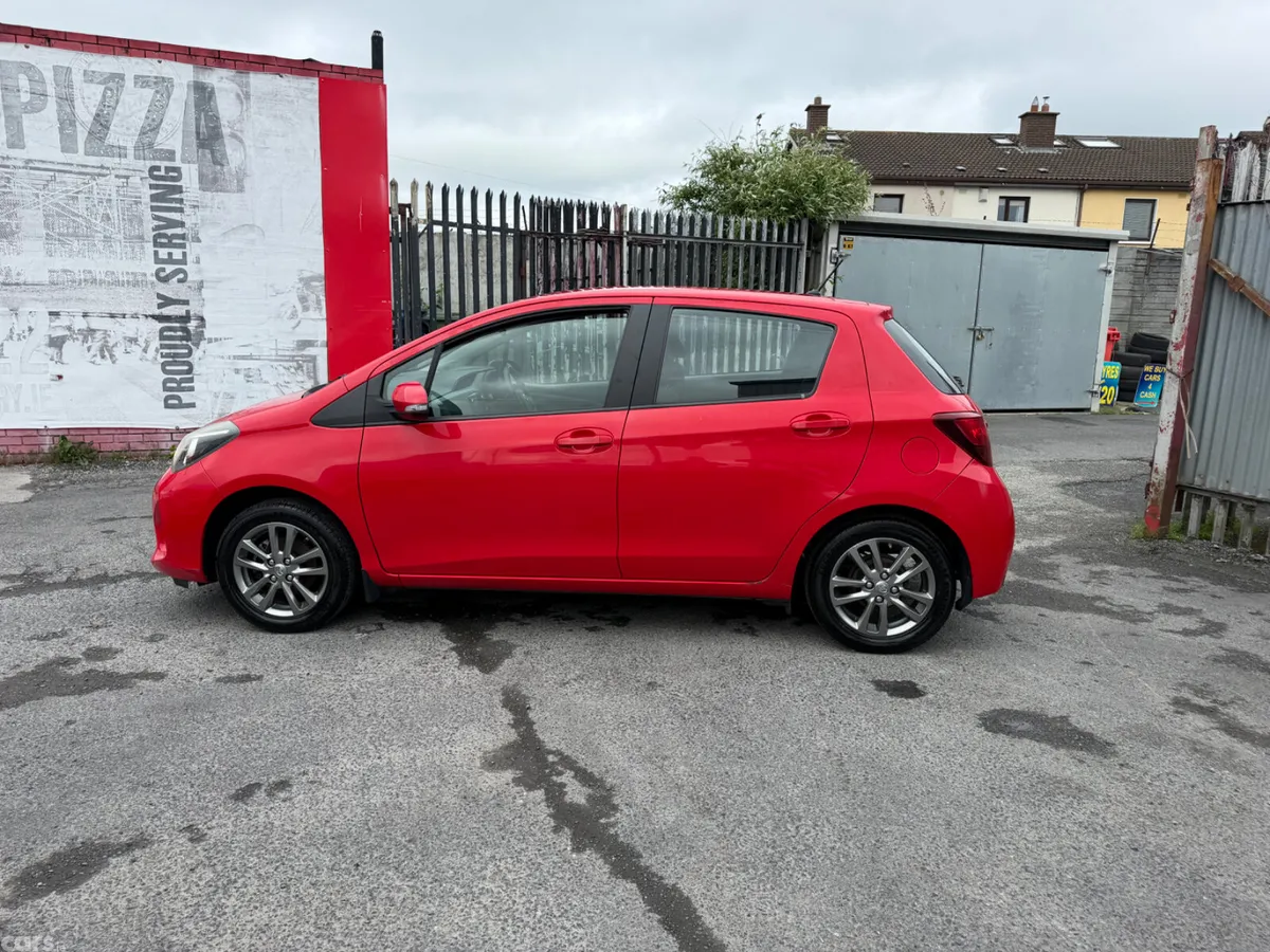 Toyota Yaris Hatchback, Petrol, 2016, Red