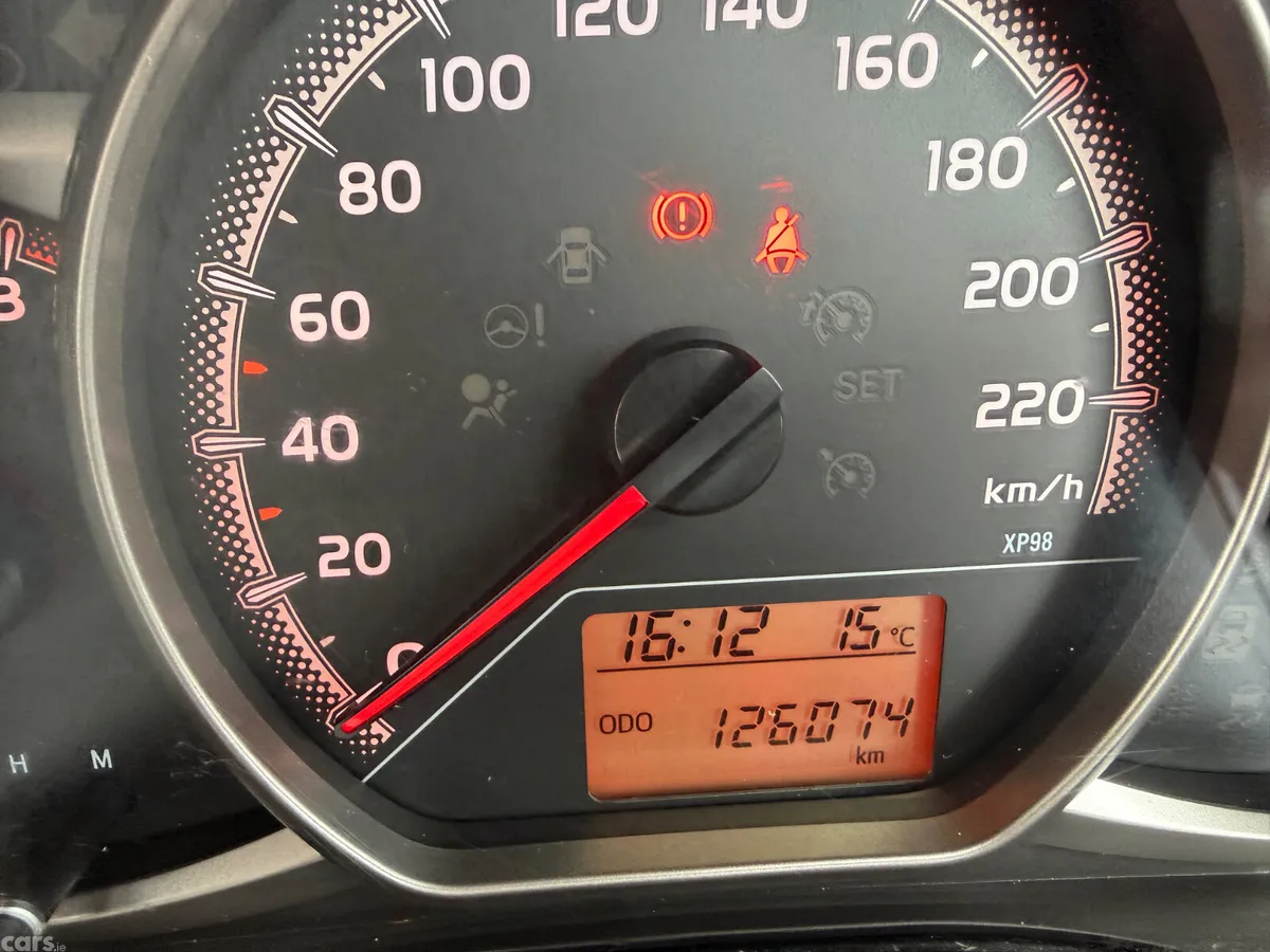 Toyota Yaris Hatchback, Petrol, 2016, Red