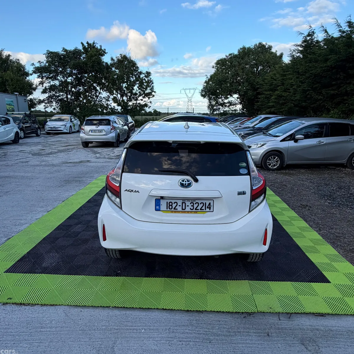 Toyota Aqua Hatchback, Petrol Hybrid, 2018, White