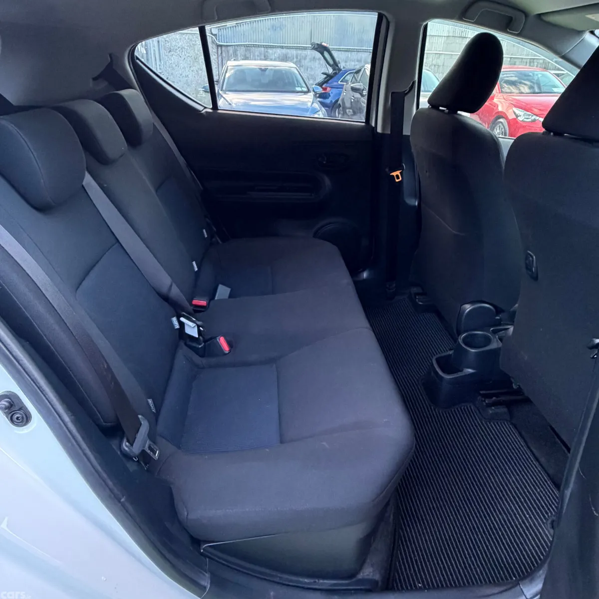 Toyota Aqua Hatchback, Petrol Hybrid, 2018, White