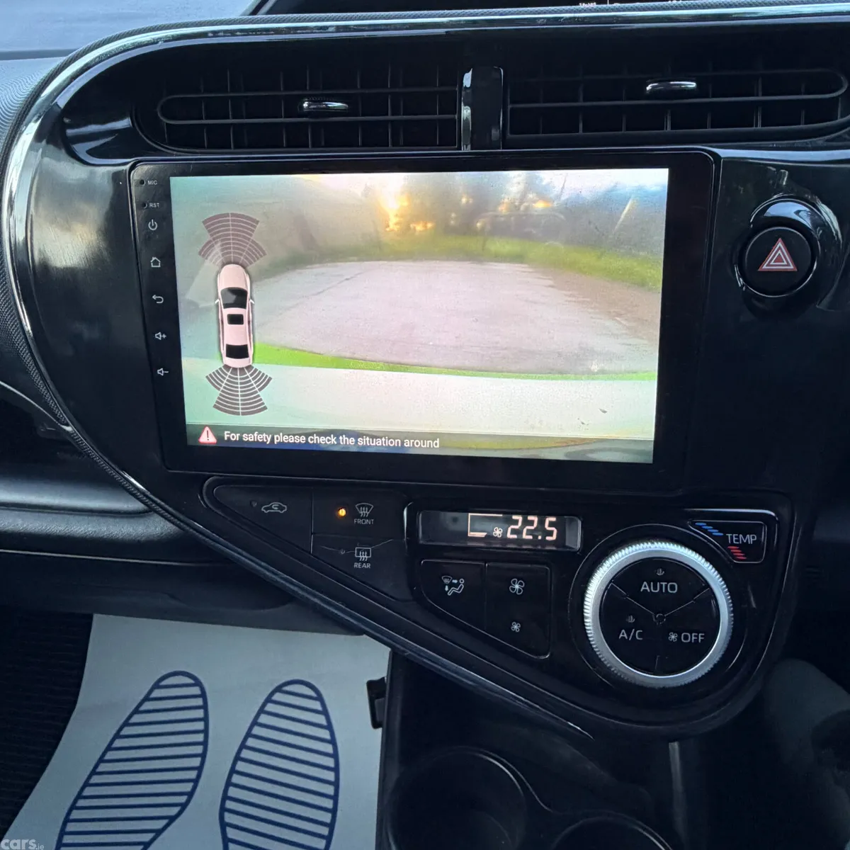 Toyota Aqua Hatchback, Petrol Hybrid, 2018, White