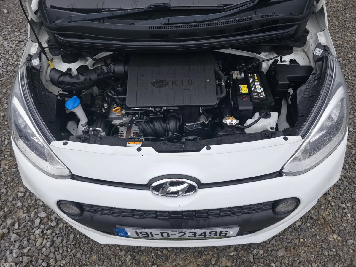Hyundai i10 Hatchback, Petrol, 2019, White