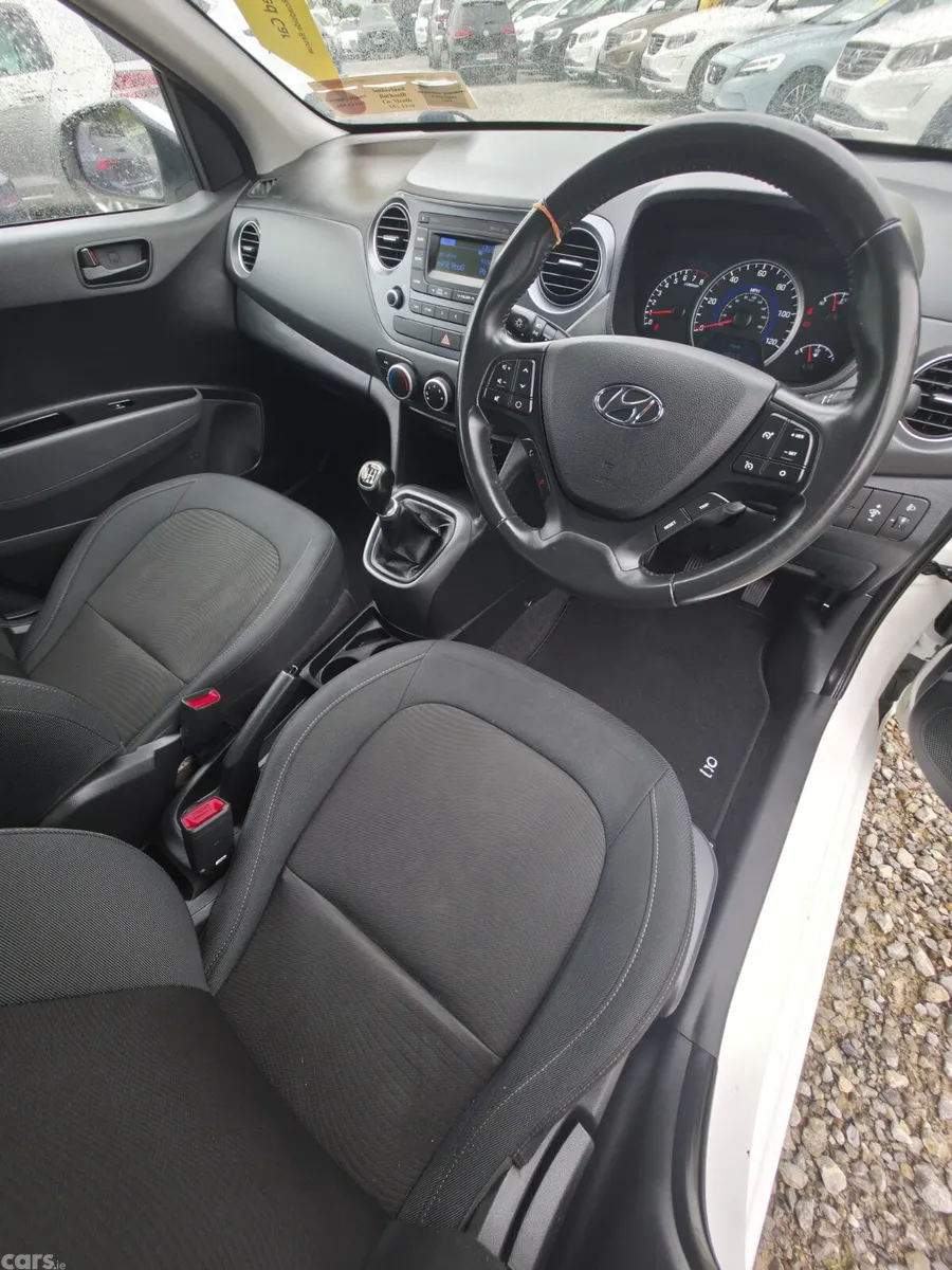 Hyundai i10 Hatchback, Petrol, 2019, White