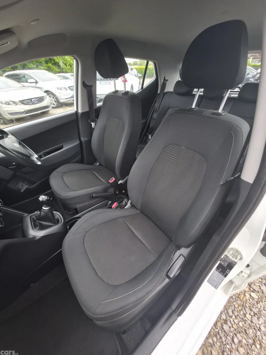 Hyundai i10 Hatchback, Petrol, 2019, White