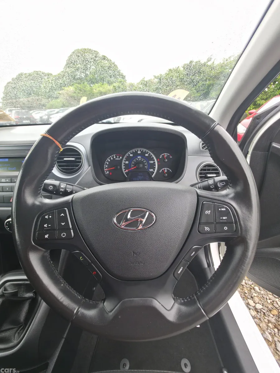 Hyundai i10 Hatchback, Petrol, 2019, White