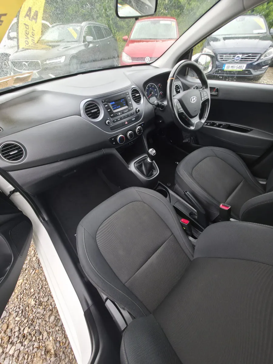 Hyundai i10 Hatchback, Petrol, 2019, White