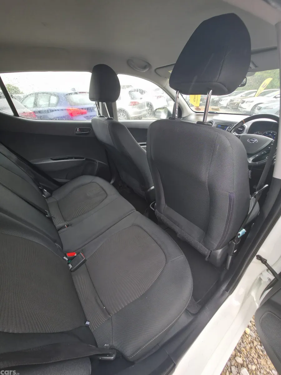 Hyundai i10 Hatchback, Petrol, 2019, White