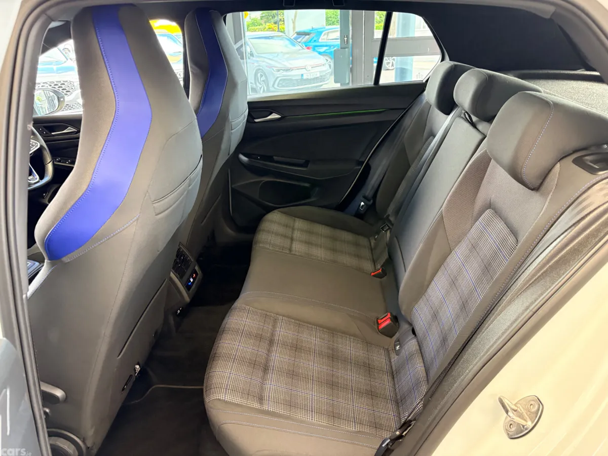 Volkswagen Golf Hatchback, Petrol Hybrid, 2021, White