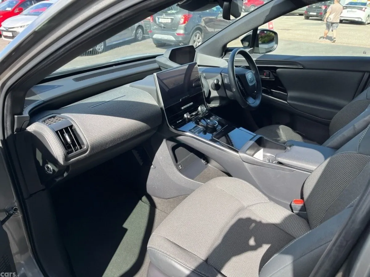 Toyota bZ4X Estate, Electric, 2023, Silver