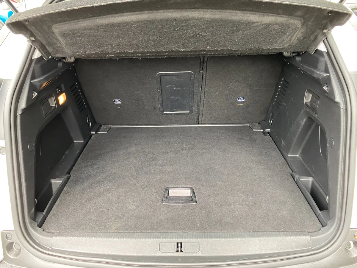 Peugeot 3008 MPV, Diesel, 2019, White