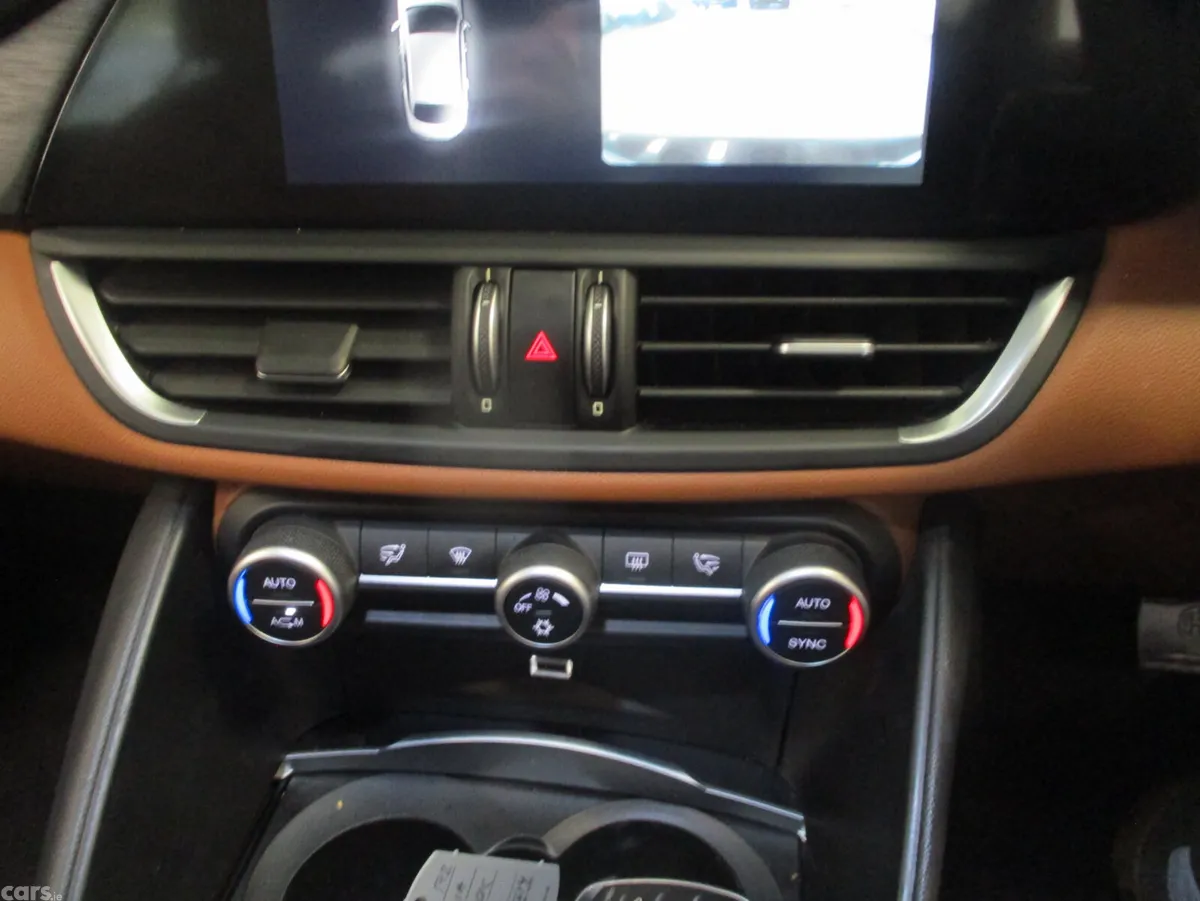 Alfa Romeo Giulia Saloon, Diesel, 2017, Black