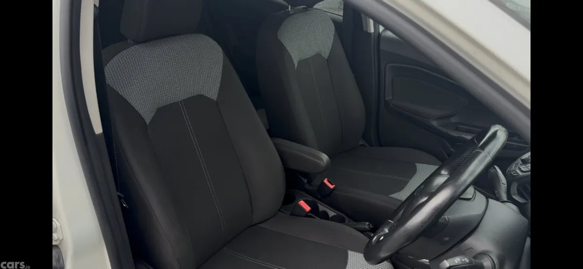 Ford EcoSport SUV, Petrol, 2016, White