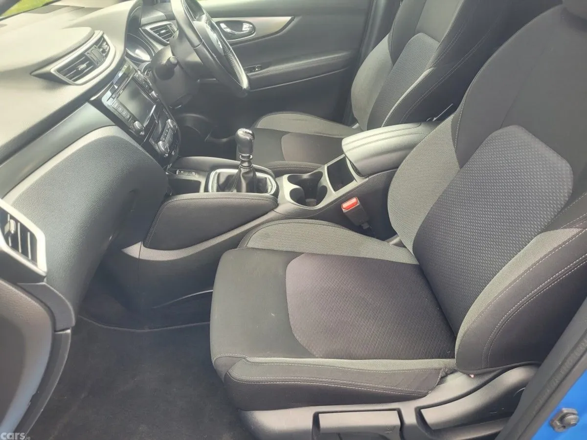 Nissan Qashqai Hatchback, Diesel, 2019, Blue