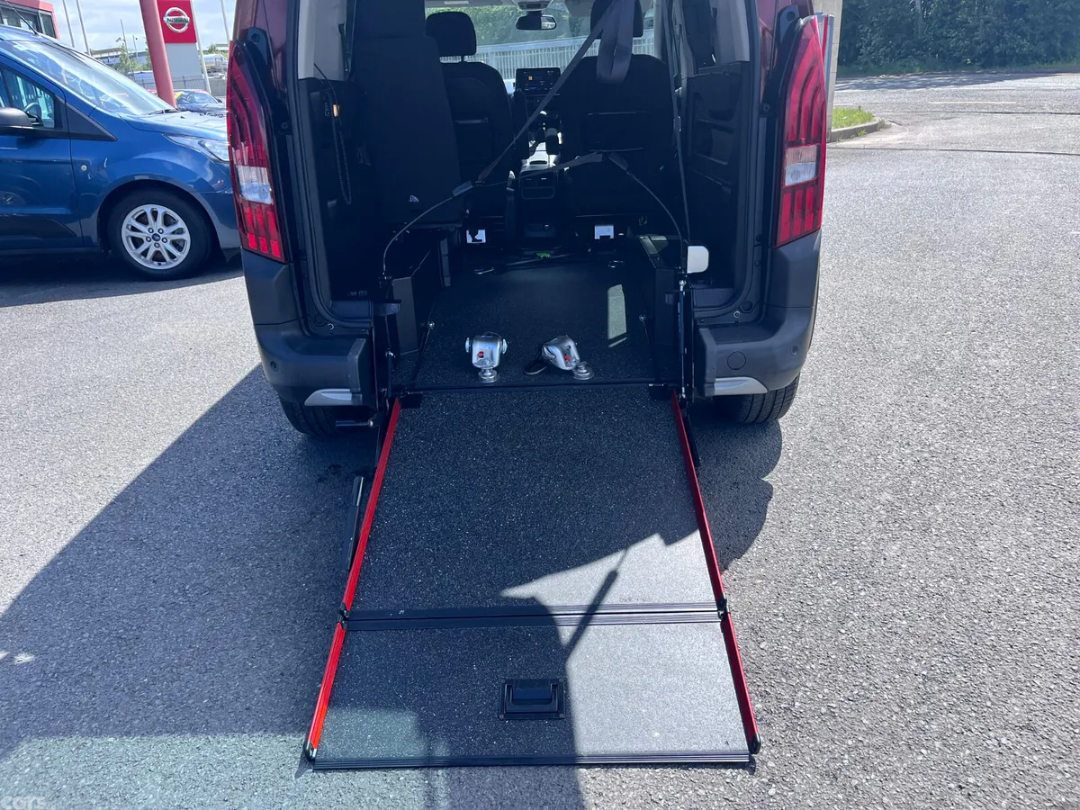 Peugeot Rifter MPV, Diesel, 2021, Orange