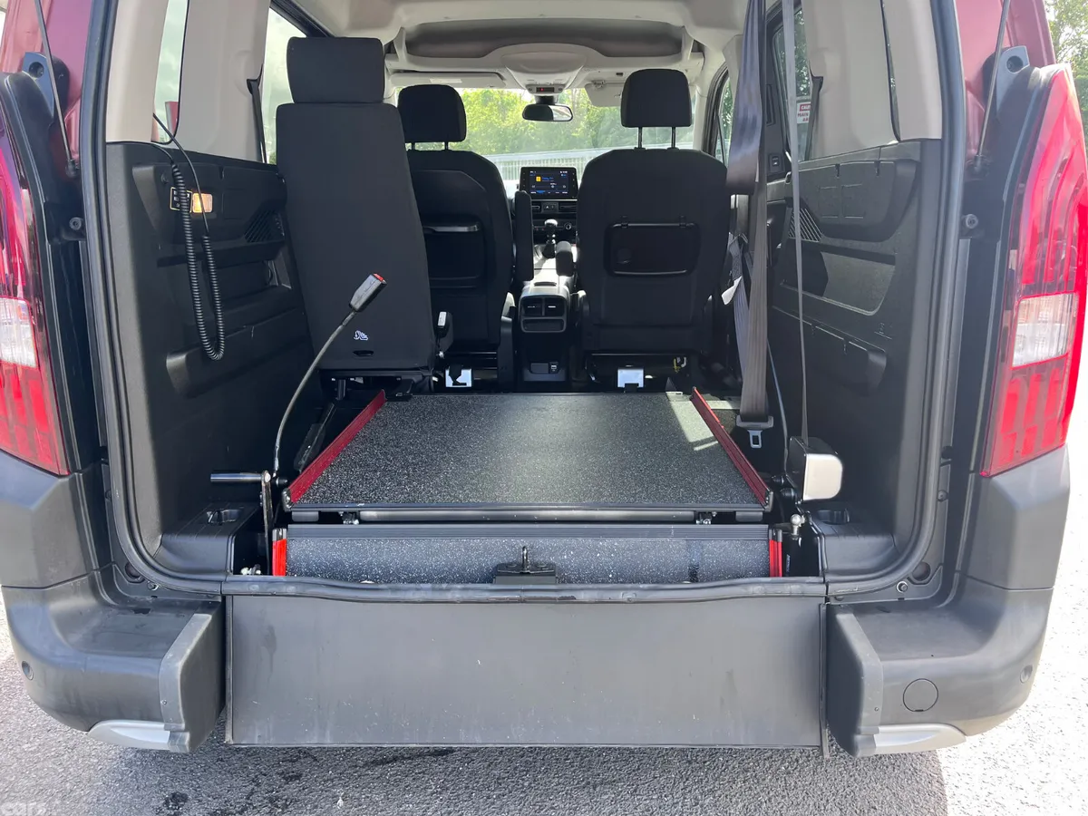 Peugeot Rifter MPV, Diesel, 2021, Orange
