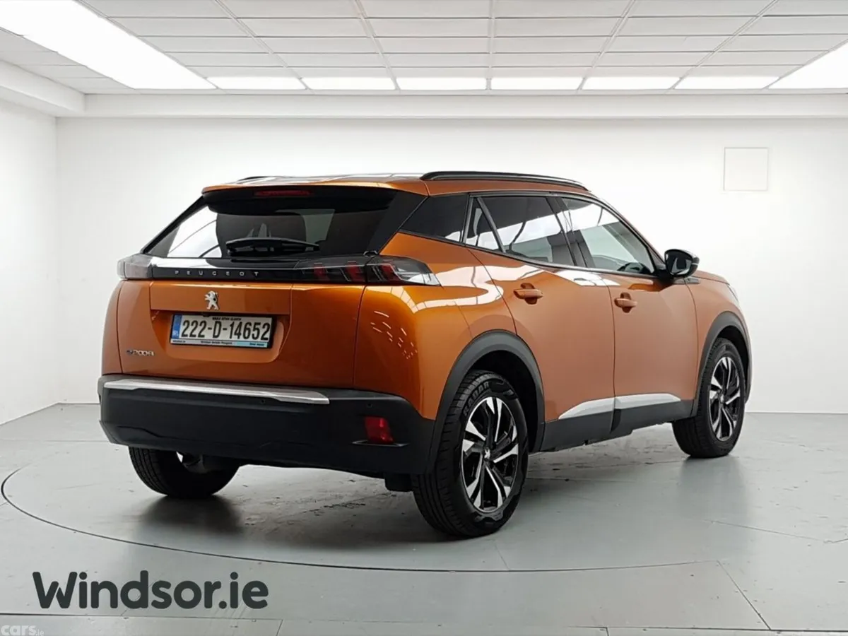 Peugeot 2008 MPV, Electric, 2022, Orange