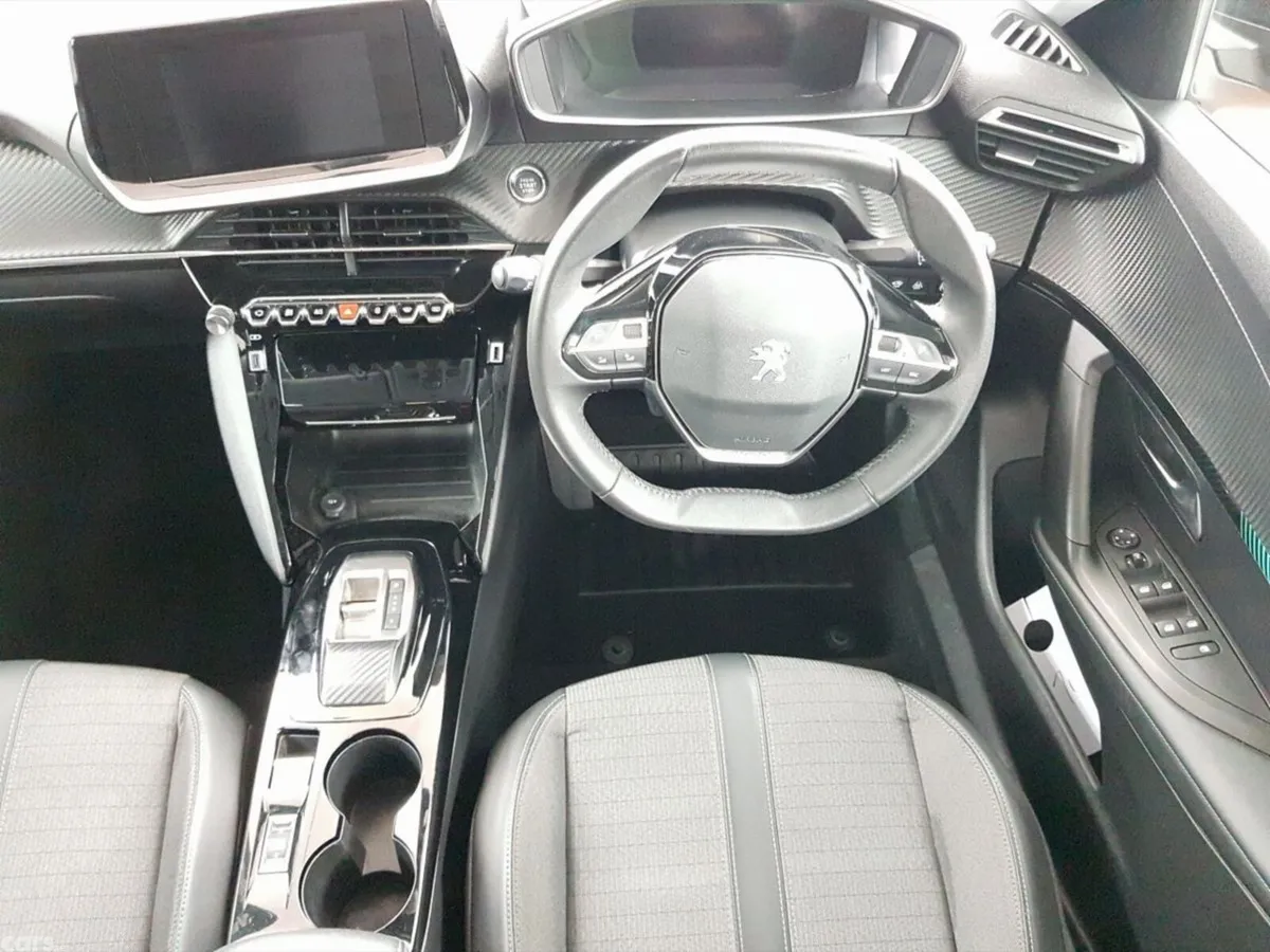 Peugeot 2008 MPV, Electric, 2022, Orange
