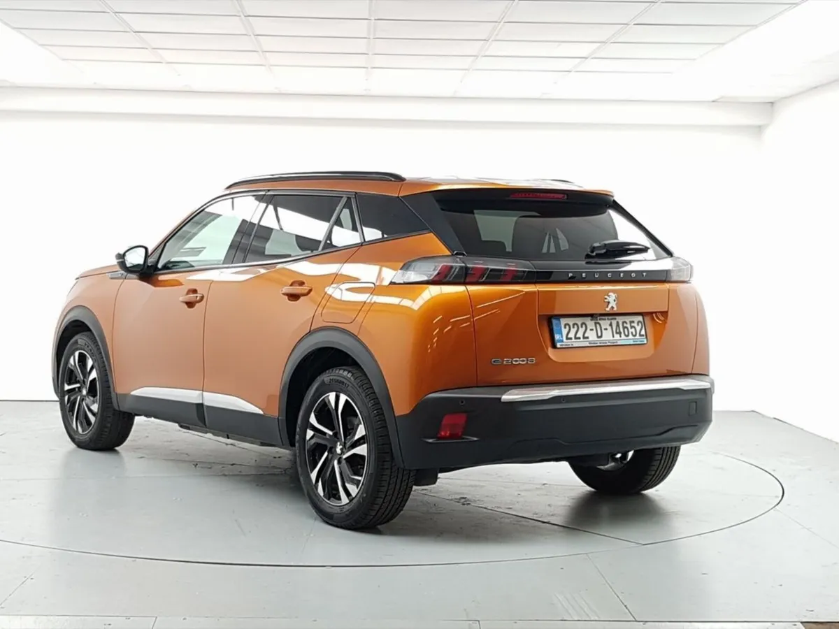 Peugeot 2008 MPV, Electric, 2022, Orange
